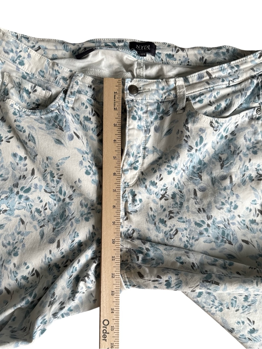 NYDJ Lift Tuck Denim Jeans Capri Women Plus 18W Blue White Floral Stretch Cuff - Picture 10 of 15